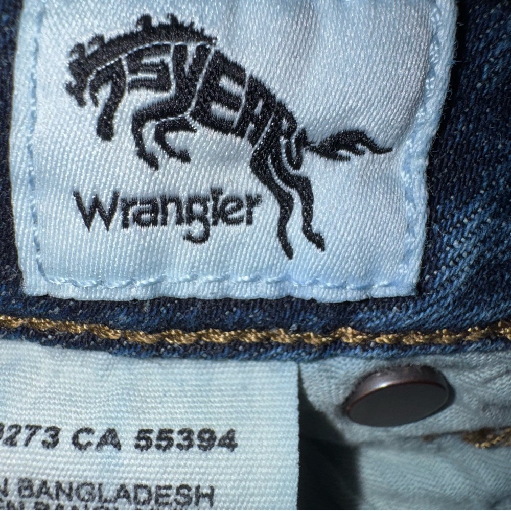 Wrangler Women’s Bell Bottom Jeans Boho Western Denim 28x32 Retro Rare Find! - Picture 7 of 8
